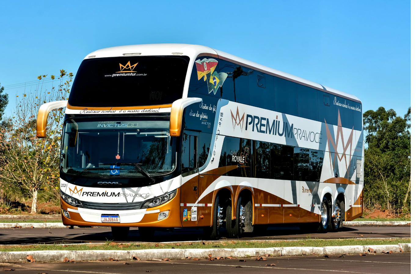 Ônibus #2021 — Comil Invictus DD
