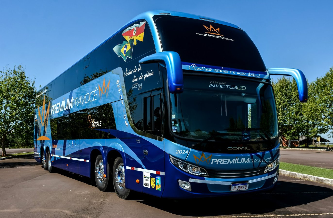 Ônibus #2024 — Comil Invictus DD