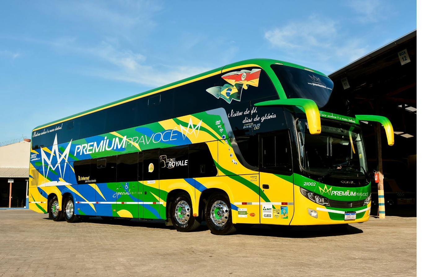 Ônibus #21002 — Comil Invictus DD